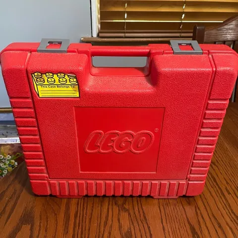 LEGO Vintage hard case 1985 with Lego 80 pieces