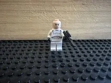 Lego Star Wars Storm Trooper White Uniform Figurine with Blaster Accessory (B1)