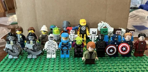 Lego Minifigure Lot Of 23 MARVEL CITY NINJAGO TMNT FIGS AND ACCESSORIES READ