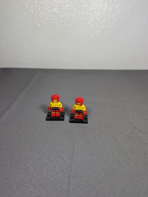 Lot Of 2 Lego Minifigures With Accessories : Boxer X2 (8805) #5