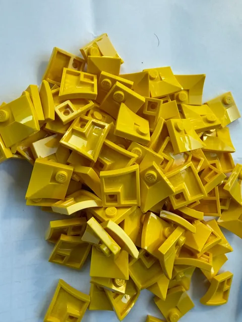 LEGO-NEW-#4190-YELLOW-ARCH 2 X 2 INVERTED CORNER W STUD-10 PIECES