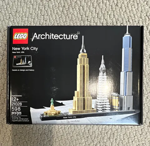 LEGO Architecture New York City 21028 598pcs 12+ Skylines Box