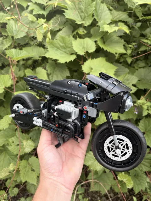 LEGO Technic Batman Batcycle Built Complete