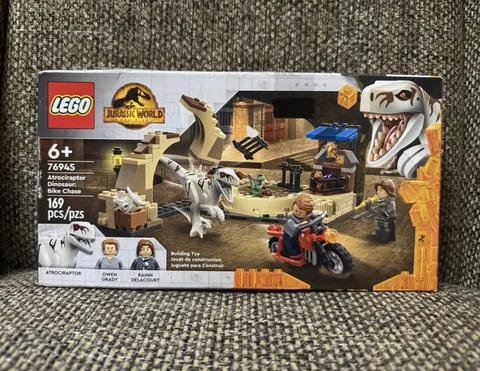 LEGO Jurassic World Atrociraptor Dinosaur: Bike Chase 76945 NEW. SEALED 