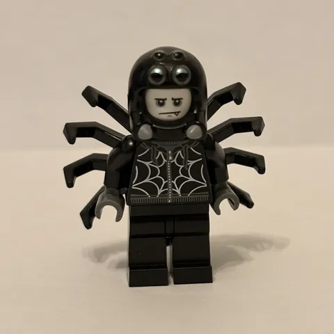 LEGO MiniFigure Series 18   Spider Suit Boy Tarantula, & Costume 71021