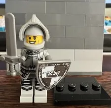 LEGO Minifigure Heroic Knight Series 9 Col132