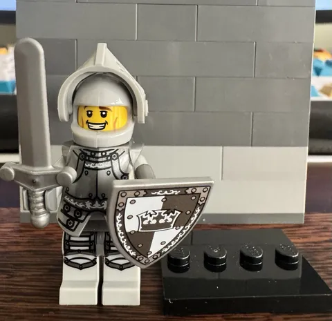 LEGO Minifigure Heroic Knight Series 9 Col132