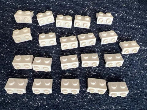 LEGO 99781 White Bracket 1 x 2 - 1 x 2 - 21 Pieces