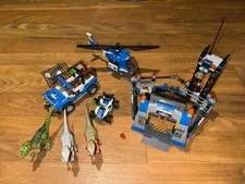 Lego Jurassic World Raptor Escape, Jeep, Helicopter. Comes with 3 Raptors