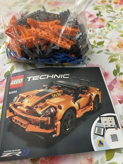 LEGO Technic 42093 Chevrolet Corvette ZR1 579 pcs complete set without box