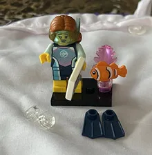 LEGO Minifigure Marine Biologist series 29 complete with box and page 