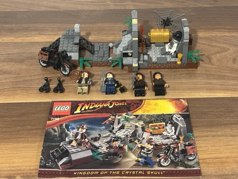 LEGO Indiana Jones: Chauchilla Cemetery Battle (7196) Complete