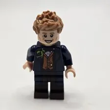 LEGO Newt Scamander with Dark Blue Coat Minifigure, Harry Potter inv.408