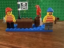 VTG LEGO PIRATES Cutlas Swords, chest Parrot , Barrel, Bandanas, Gun Pirate flag