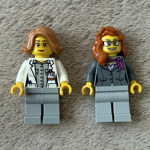 LEGO x City: Female Scientist & Botanist (CTY0158 & CTY1035)