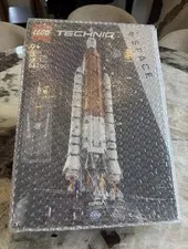 LEGO Technic NASA Artemis Space Launch System Rocket (42221) New Sealed In hand