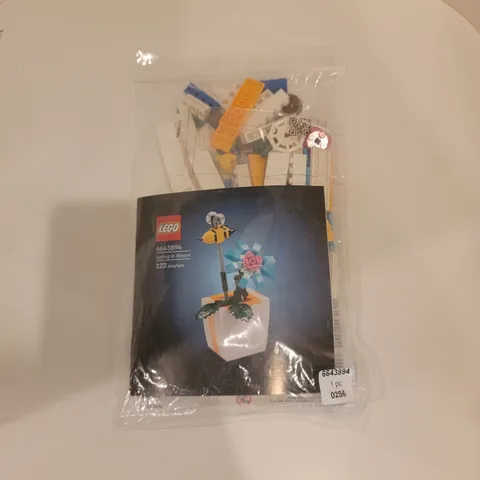 LEGO 6643894 Spring in Bloom Bee & Flower Exclusive set New Sealed and in Bag
