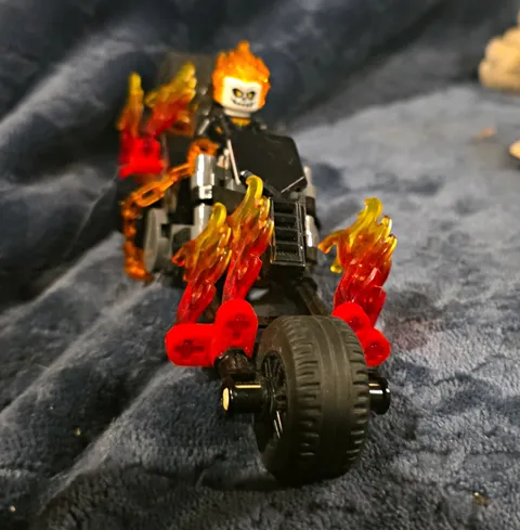 LEGO Marvel Super Heroes Ghost Rider Minifigure sh198 Glow in Dark 76058