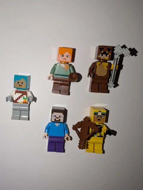 Minecraft LEGO Minifigures Weapons Lot Of 7 Alex Steve Honey Bear Tamer Explorer