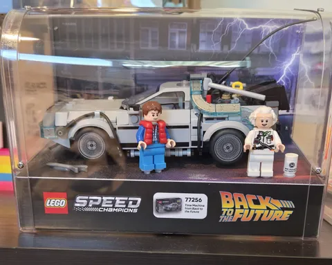 Lego Back to the Future 77256 store display 