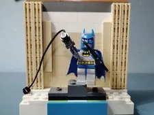 4+ LEGO Batman Minifigure 10724  + Batarang & Grappling Hook