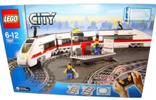 LEGO 7897 Passenger Train City Trains 2006 New Sealed