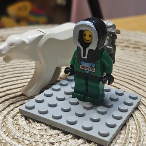 LEGO Arctic Polar Bear + Minifigure + Backpack + Ice Pick