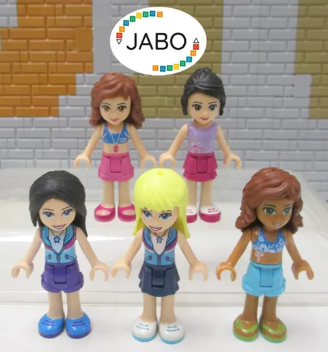 ( D16 / 1 /1 ) Lego Friends 5 figures minifigures