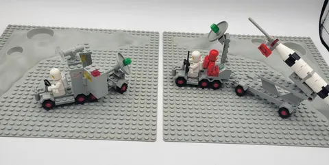 Vintage Lego 462,452, With Crater Base Plates Space 1979 Minifig Spaceman 
