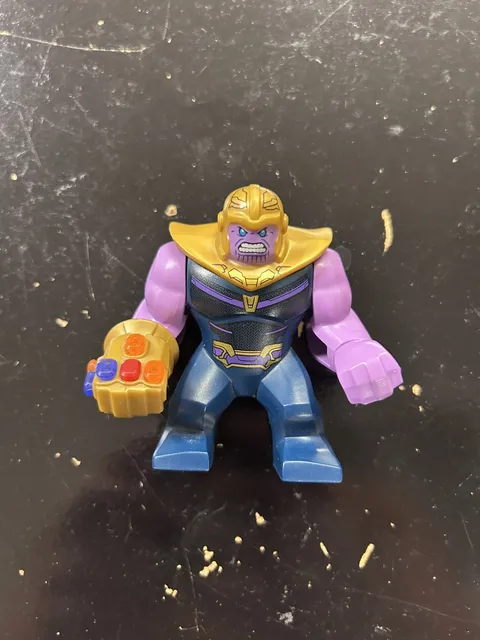 Lego Thanos Big Fig - Marvel Avengers Infinity War w/ gauntlet 