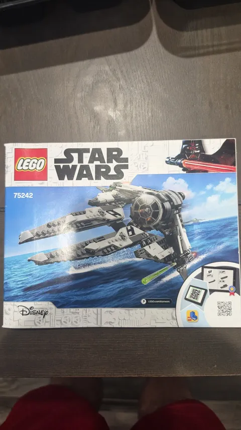 LEGO Star Wars: Black Ace TIE Interceptor (75242)