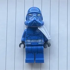LEGO Blue Armored Minifigure w/ Blue Helmet, White Shoulder Armor, Black Hands