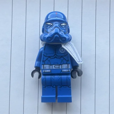 LEGO Blue Armored Minifigure w/ Blue Helmet, White Shoulder Armor, Black Hands