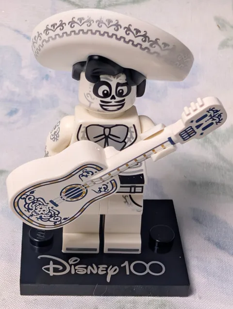 LEGO Minifigures Disney 100 Ernesto de la Cruz Coco Guitar Stand Series 71038