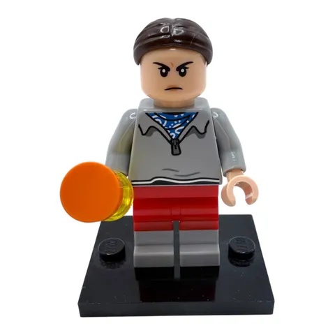 LEGO Stranger Things Eleven Minifigure st011 from set 11370 with Flashlight Elvi
