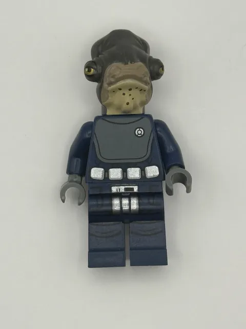 Admiral Raddus Minifigure 2017 LEGO 75172 Star Wars Y-Wing Starfighter Cracked