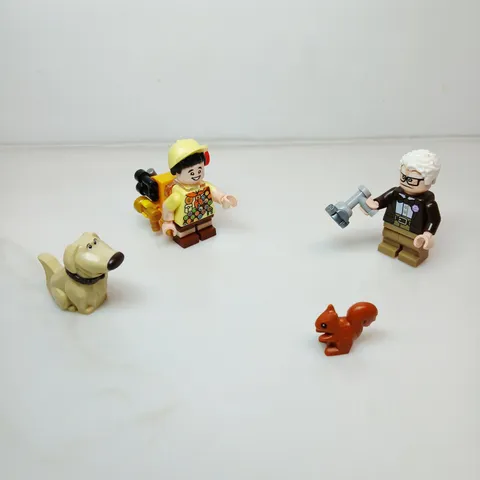 LEGO Disney Up Russell Carl and Doug Minifigures 43217