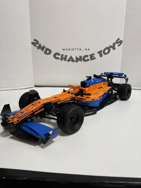 LEGO TECHNIC: McLaren Formula 1 Race Car (42141)