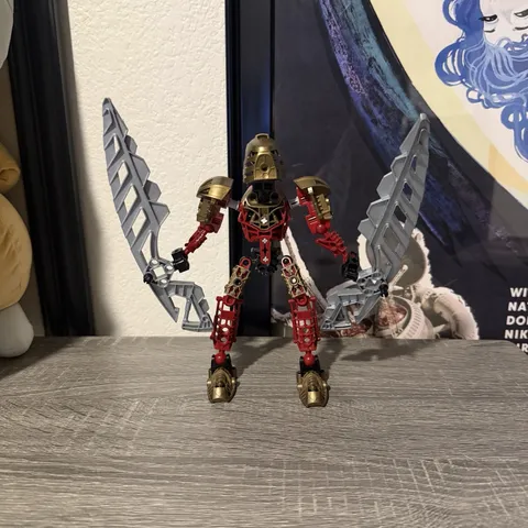 LEGO BIONICLE: Toa Lhikan  (8811) Toa Hagah Only Gold Hau RARE 2004 Vintage Mask