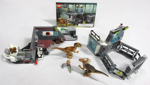 LEGO Jurassic Park: Velociraptor Chase 75932 & Stygimoloch Breakout 75927