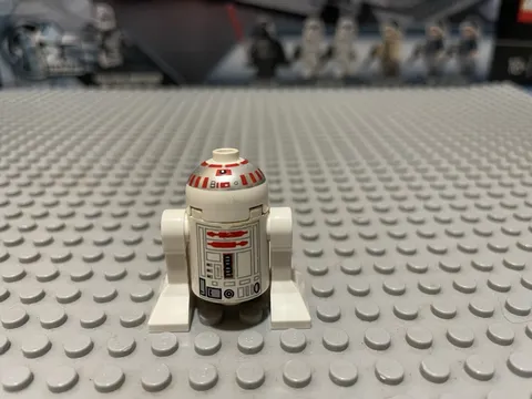 Lego Star Wars Astromech R5-D4 Mini Figure Short Red Stripes
