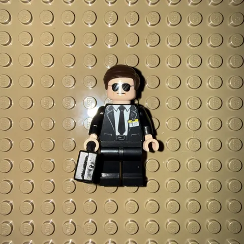 LEGO Marvel Phil Coulson Minifigure New Detailed and Exclusive from Set 76354