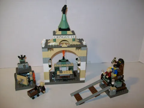 Lego 4714 Harry Potter GRINGOTT'S BANK 100% Complete w/Instructions