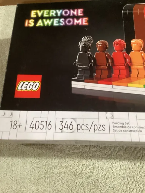 LEGO Everyone Is Awesome 40516 346pcs Brand New Sealed