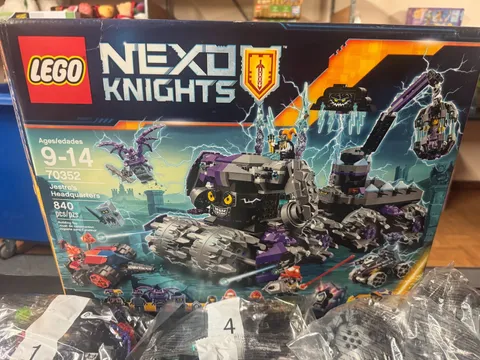 NIOB LEGO NEXO KNIGHTS: Jestro's Headquarters (70352)
