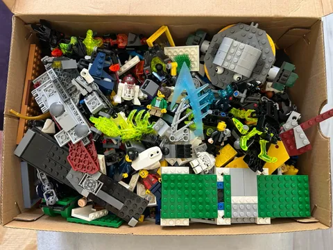Bulk LEGO LOT 5.10 pound Lbs Star Wars Pieces accessories Amazing!