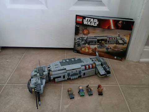 LEGO Star Wars 75140 Resistance Transporter 100% Completed w/ Manual & Minifigs.