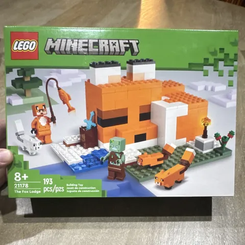 LEGO Minecraft The Fox Lodge 21178 Complete Set 193 pcs Boxed Age 8+