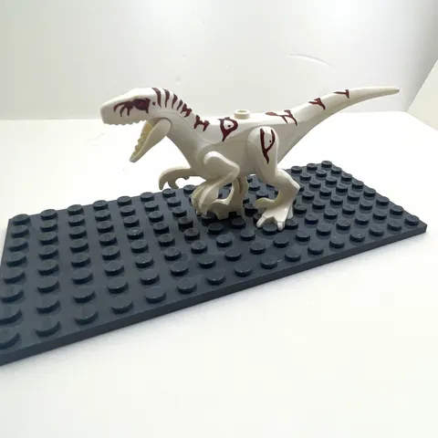 Lego Atrociraptor Minifigure Jurassic World 76945 Atrocira02
