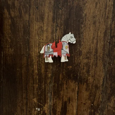 LEGO Castle / Kingdoms Minifigure White Horse + Lion Barding 2490pb08